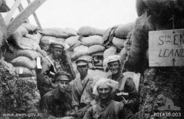 An observation team from the 12th battalion, possibly observing the attack at Lone Pine.